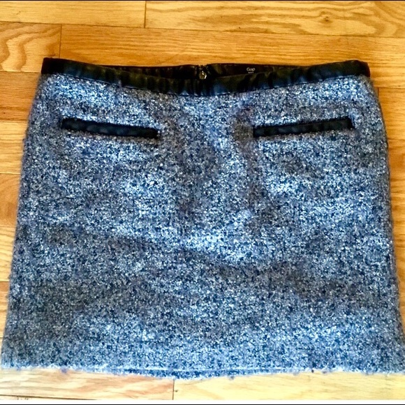 GAP Dresses & Skirts - Gap wool skirt with faux leather.